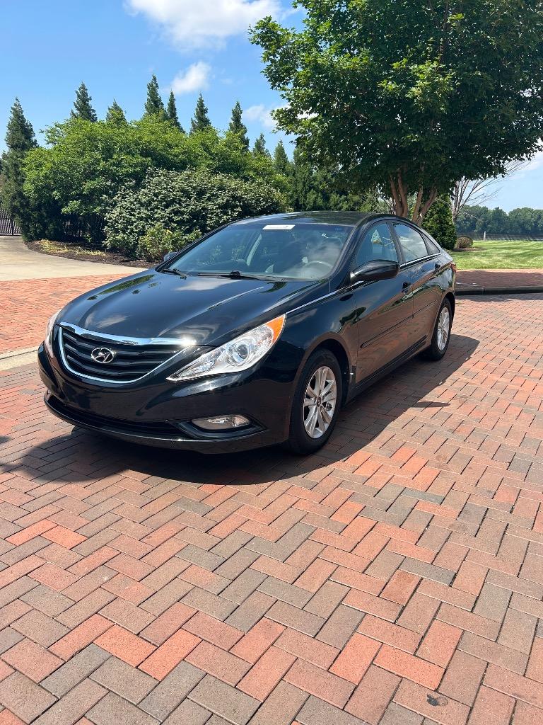 2013 Hyundai Sonata - $9,995