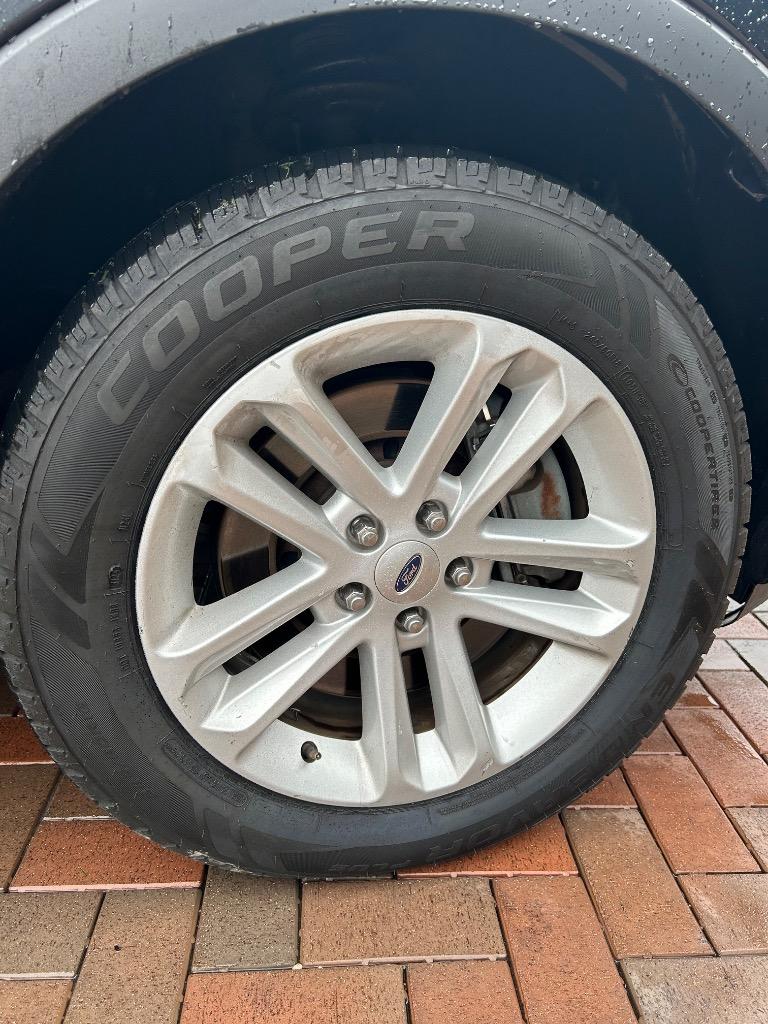 2014 Ford Explorer - $9,995