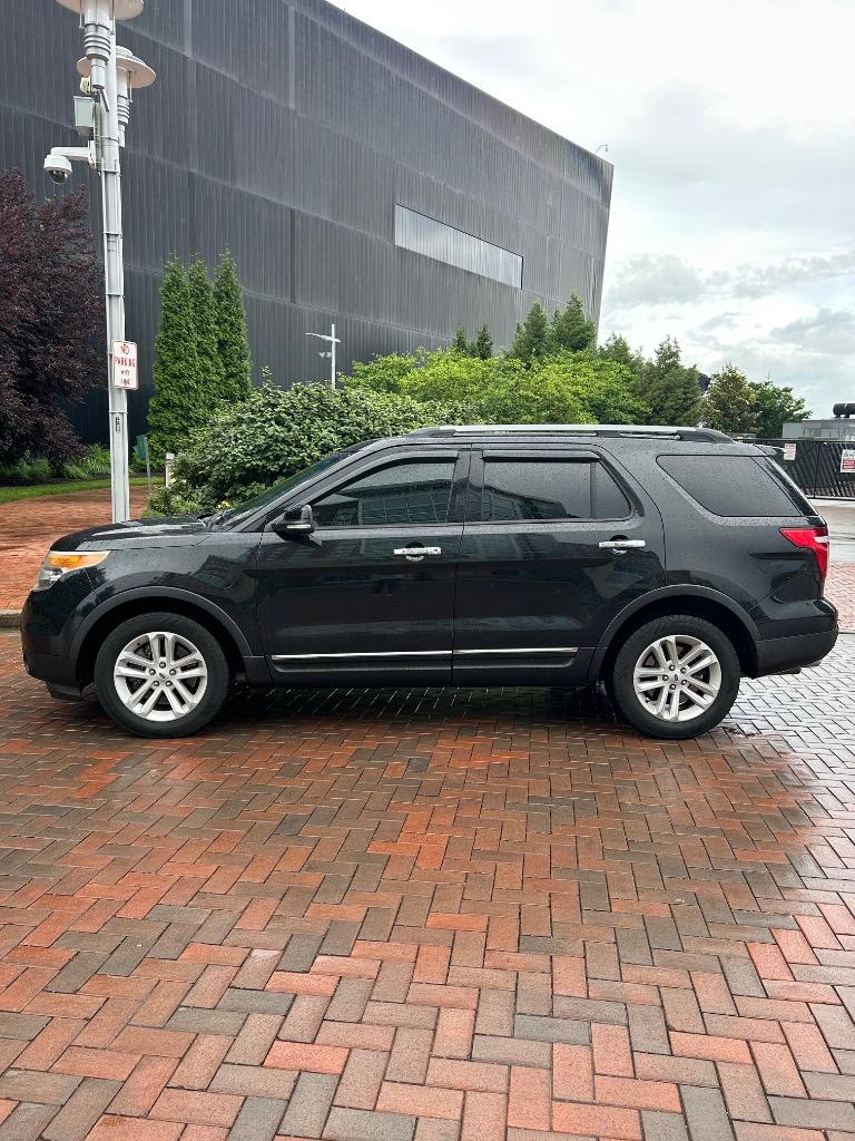 2014 Ford Explorer - $9,995