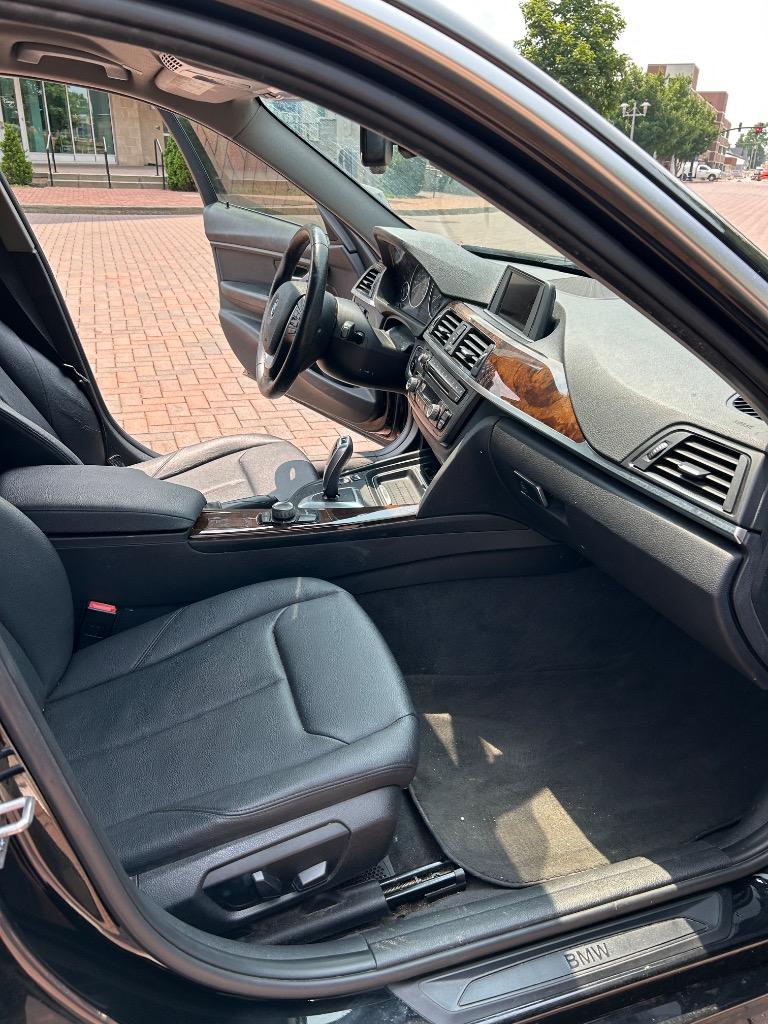 2015 BMW 3-Series 328i photo