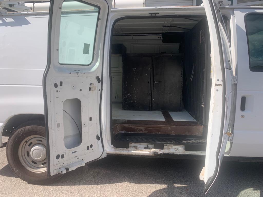 2006 Ford E-150  photo