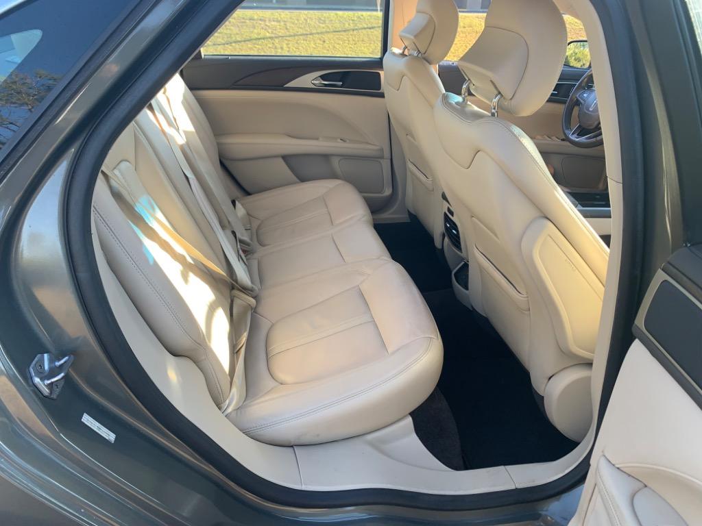 2017 Lincoln MKZ Select photo