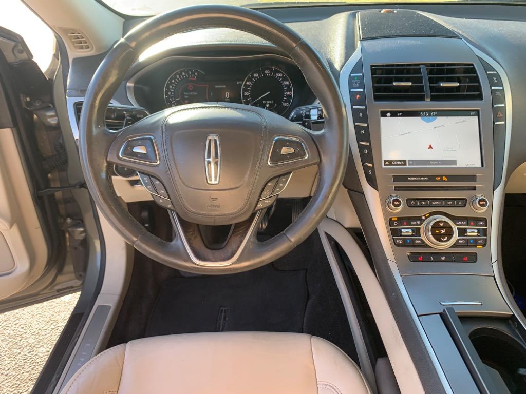 2017 Lincoln MKZ Select photo