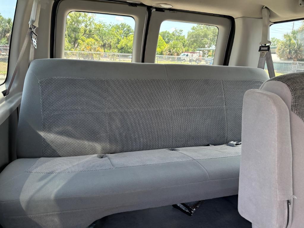 2006 Ford E-350 - $9,988