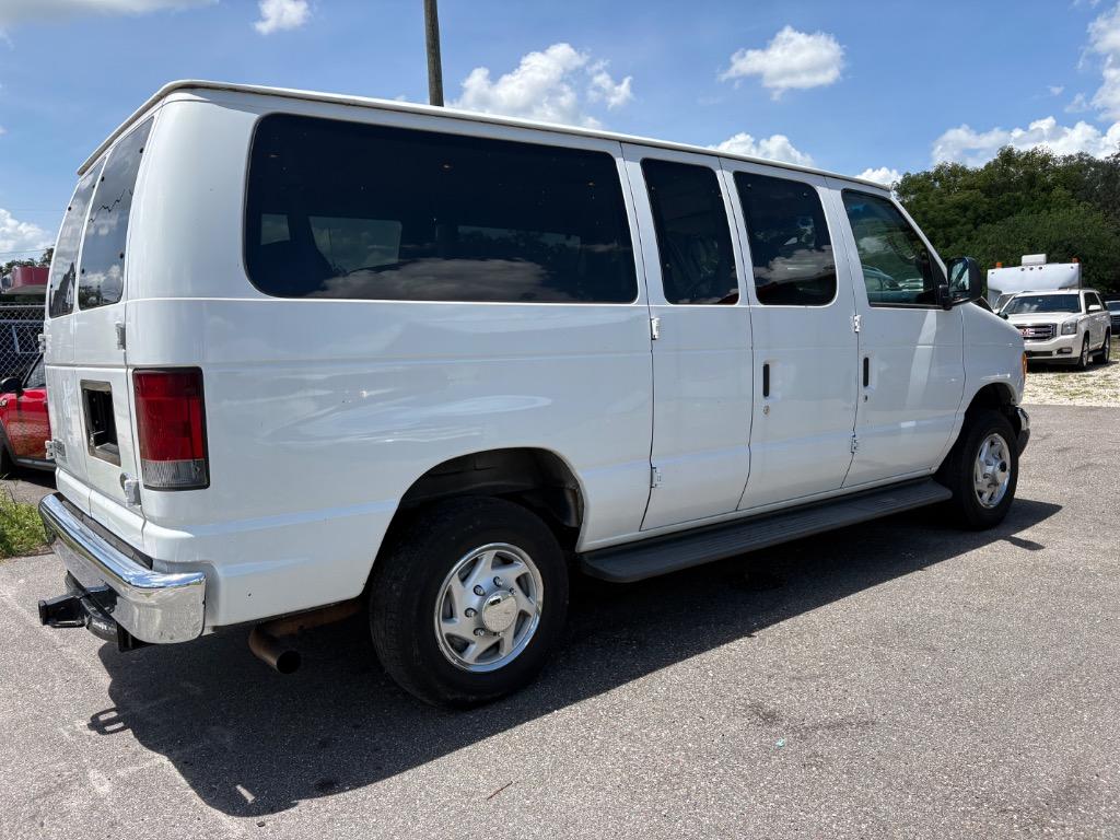 2006 Ford E-350 - $9,988