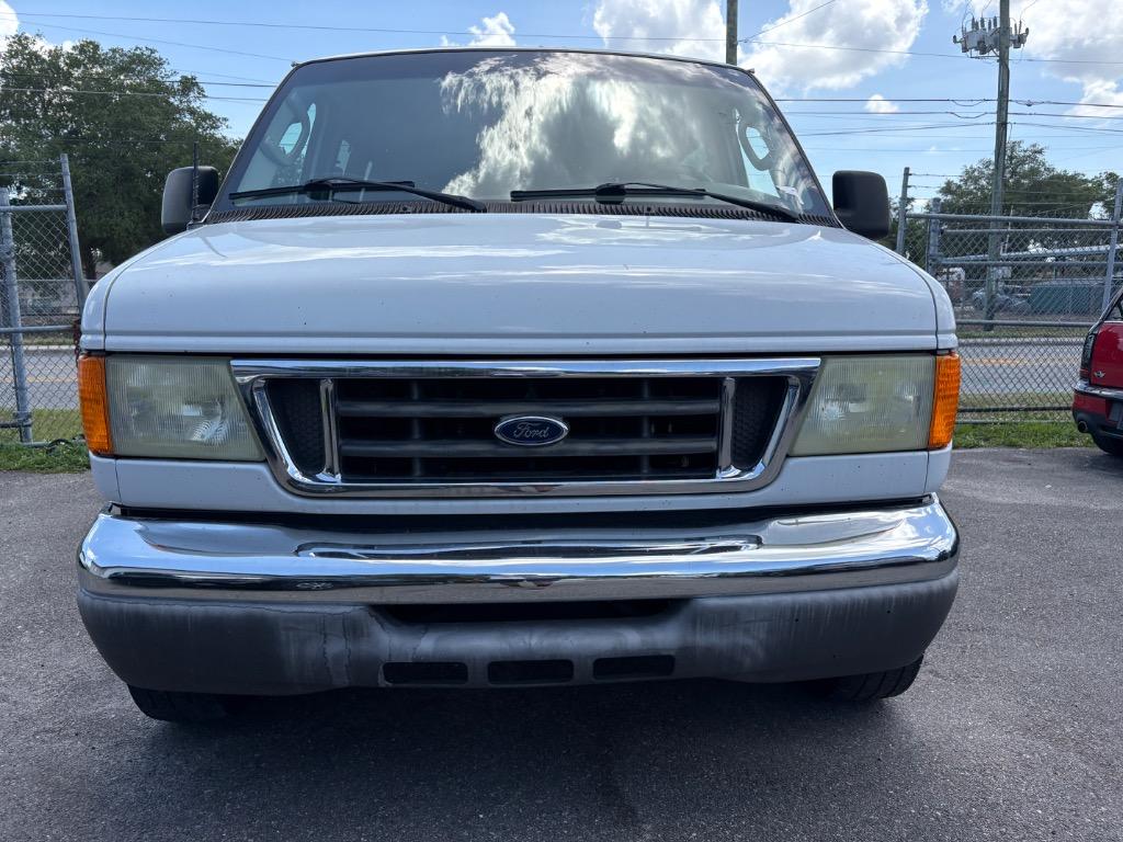 2006 Ford E-350 - $9,988