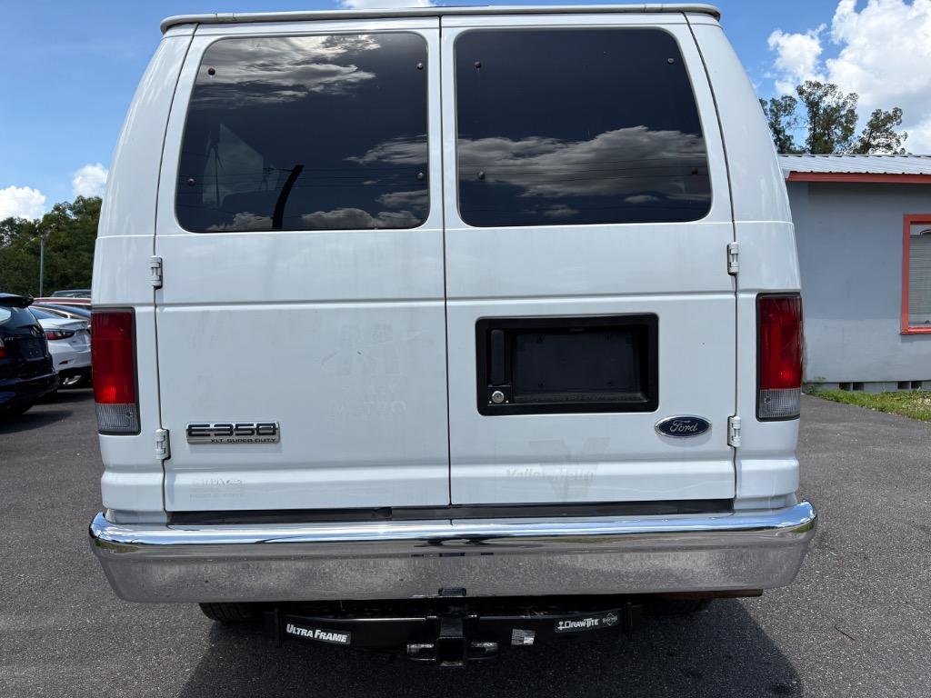 2006 Ford E-350 - $9,988