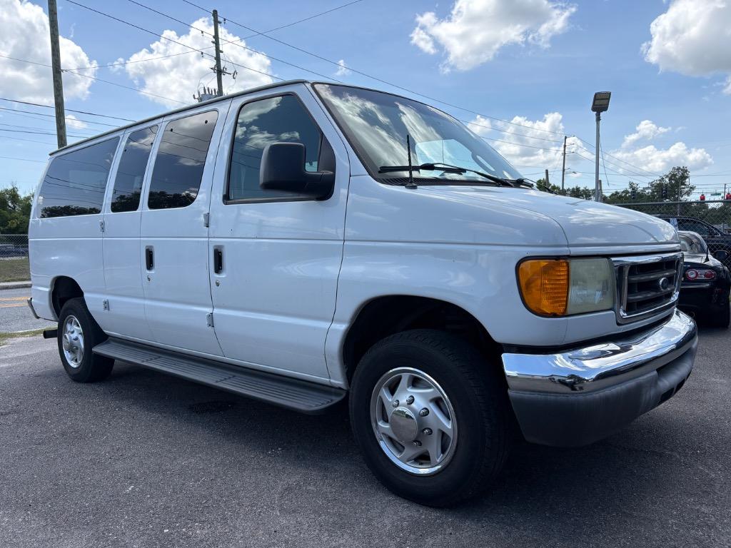 2006 Ford E-350 - $9,988