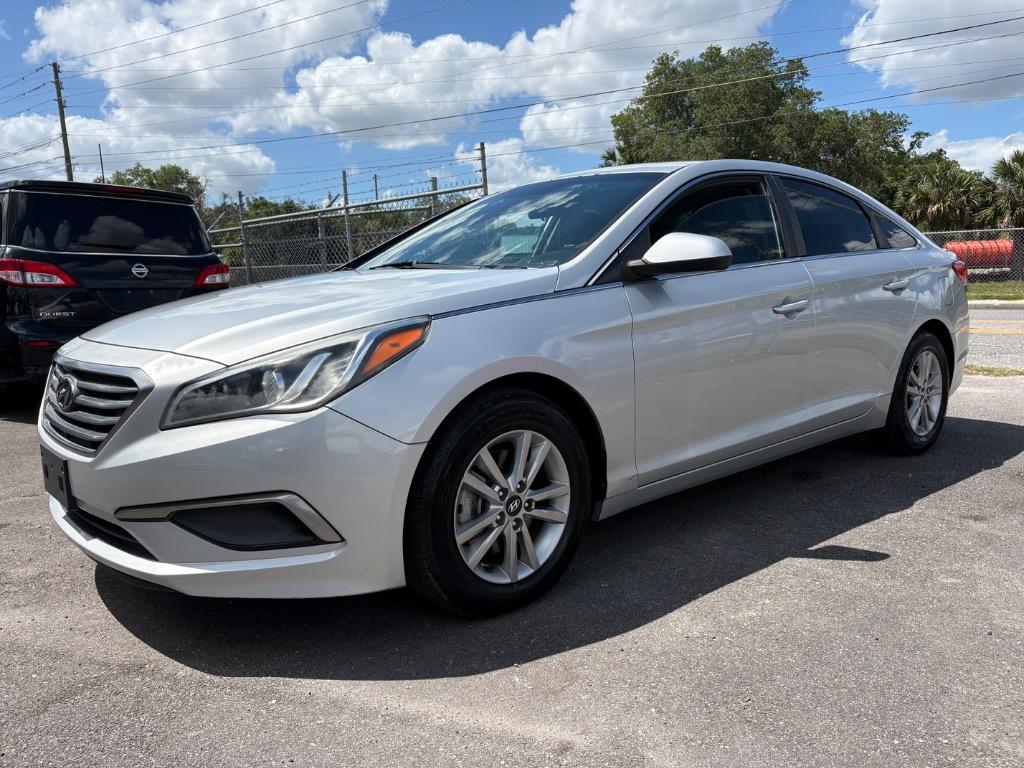 2017 Hyundai Sonata - $6,988