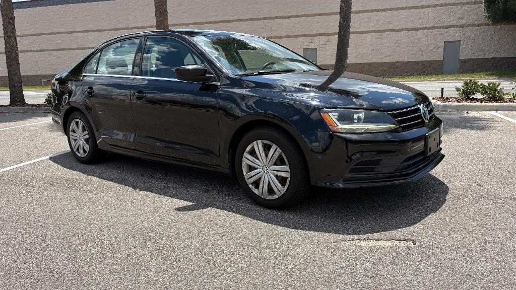 2017 Volkswagen Jetta - $8,988