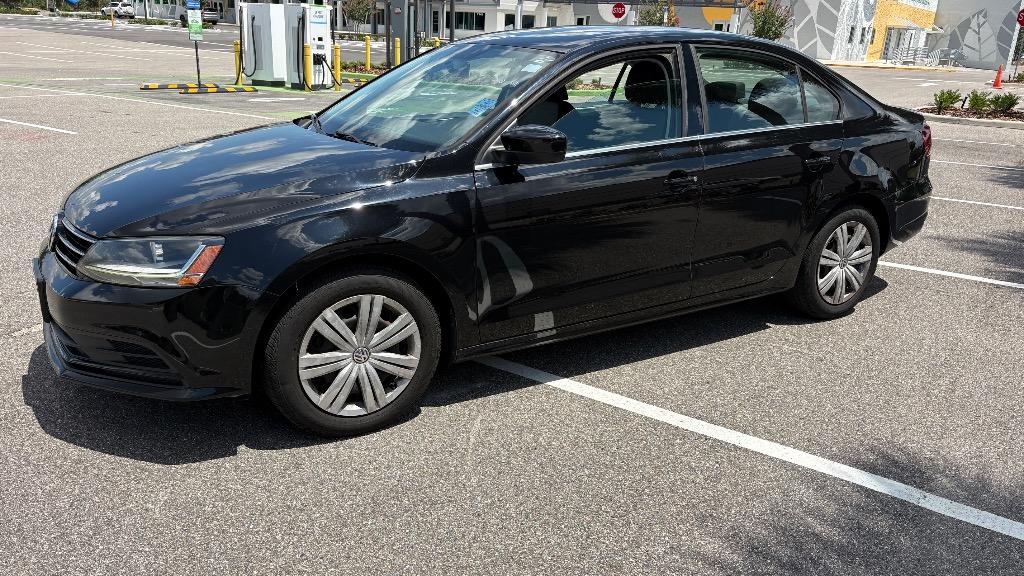 2017 Volkswagen Jetta - $8,988