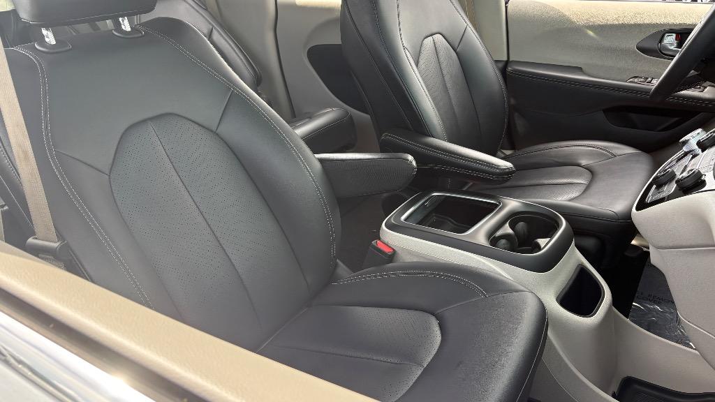 2024 Chrysler Pacifica - $24,588