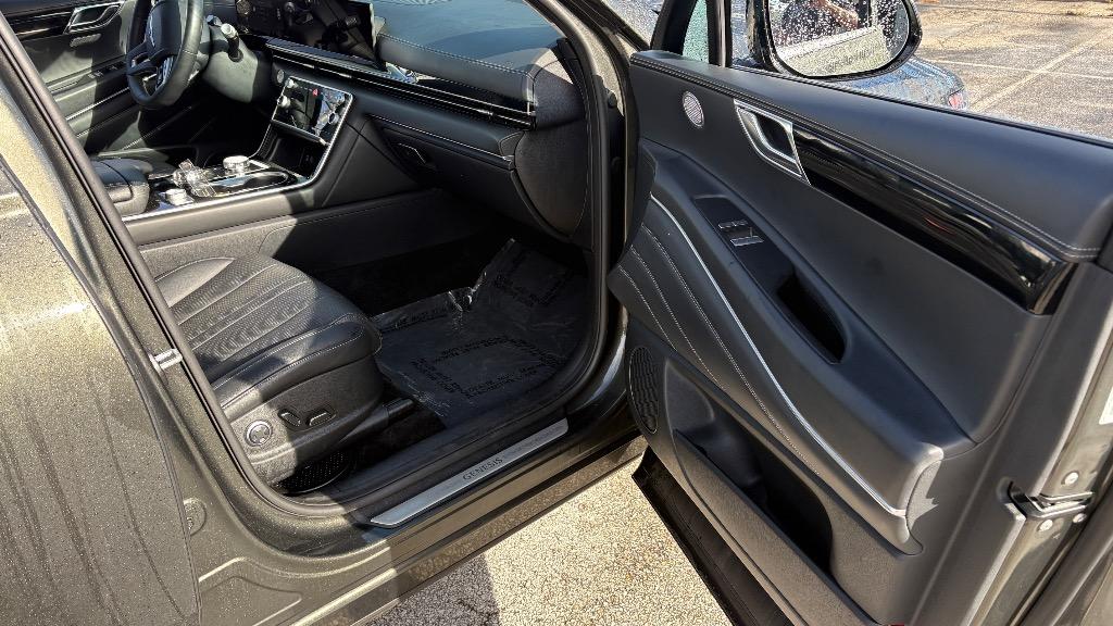 2025 Genesis GV80 - $38,588