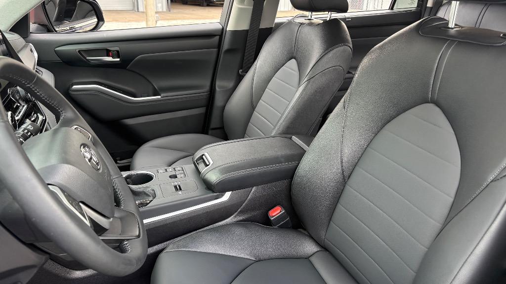 2025 Toyota Highlander - $42,988
