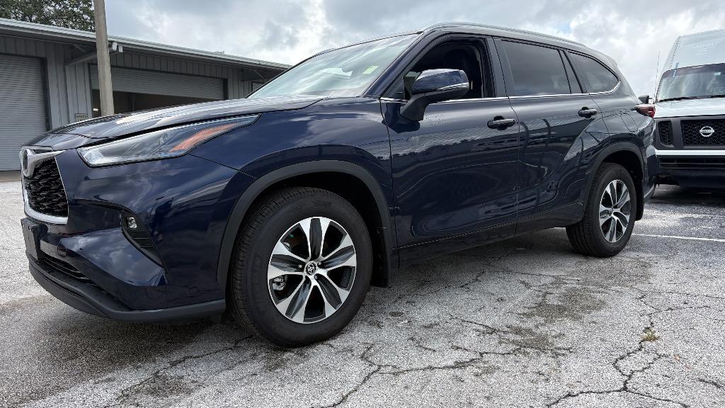 2025 Toyota Highlander - $42,988
