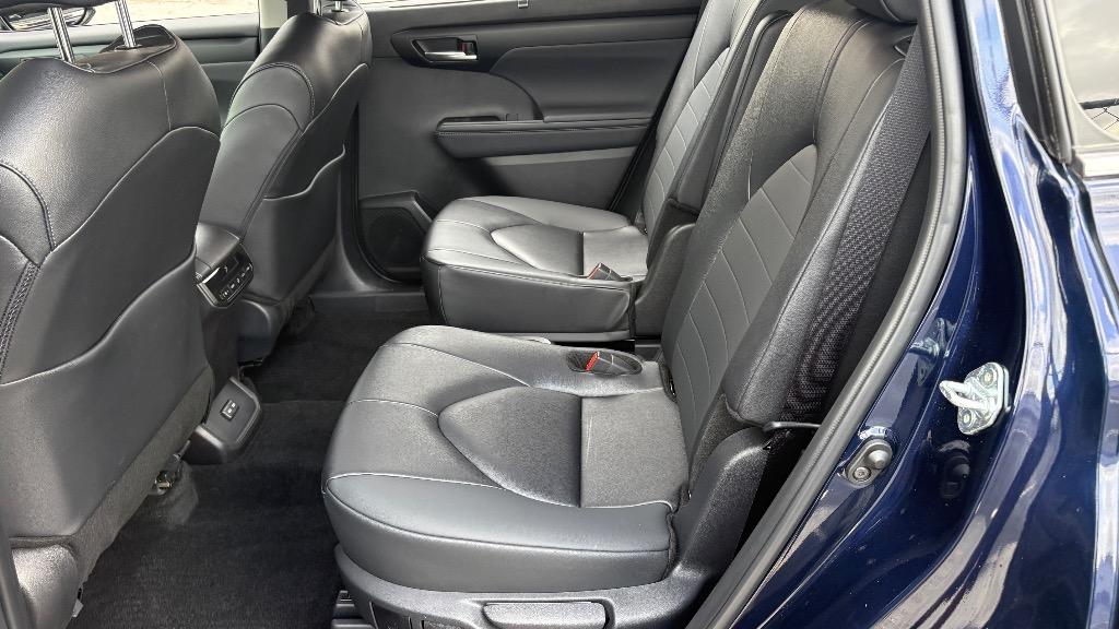 2025 Toyota Highlander - $42,988