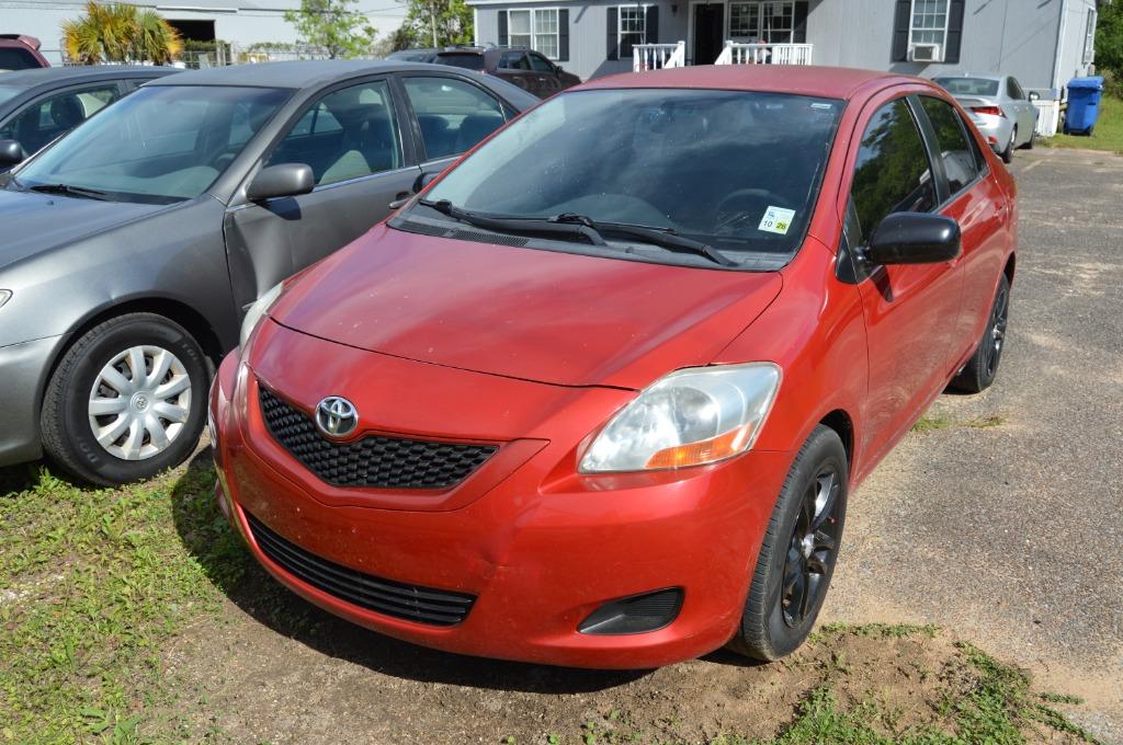 2010 Toyota Yaris - $7,995
