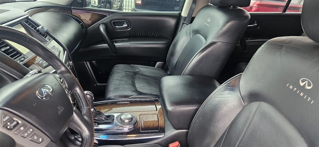 2014 Infiniti QX80 photo