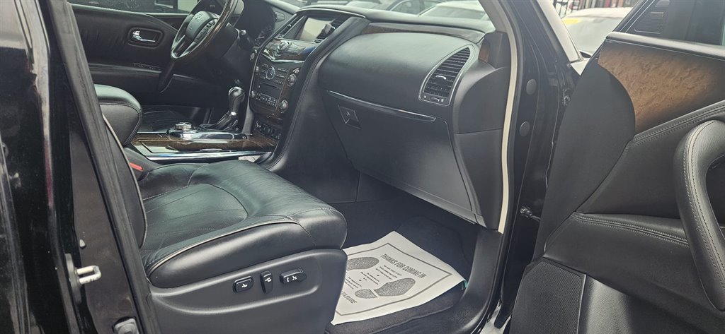 2014 Infiniti QX80 photo