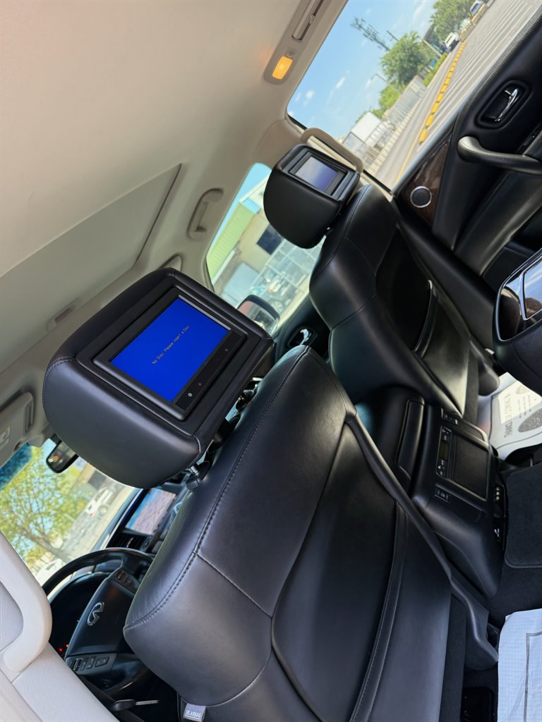 2014 Infiniti QX80 photo