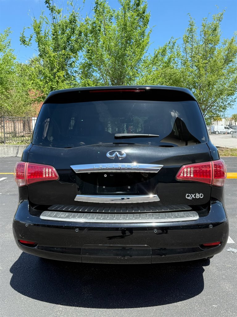 2014 Infiniti QX80 photo