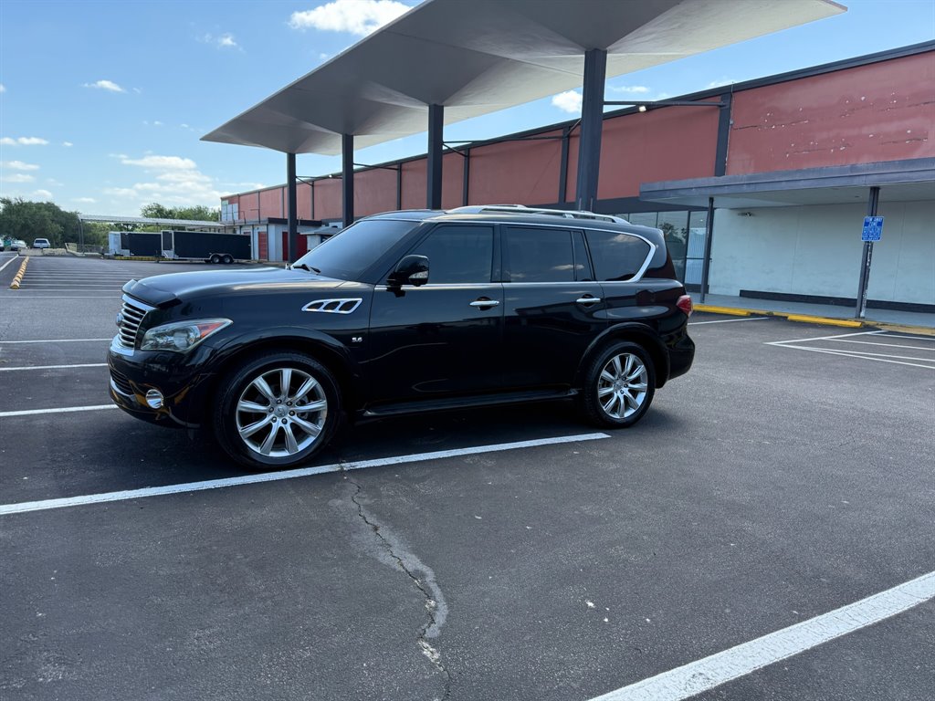2014 Infiniti QX80 photo