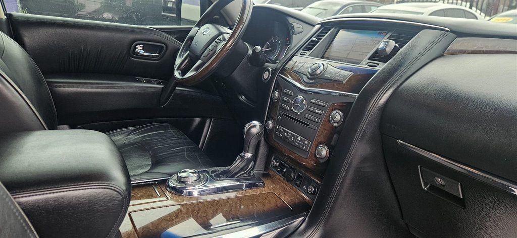 2014 Infiniti QX80 photo