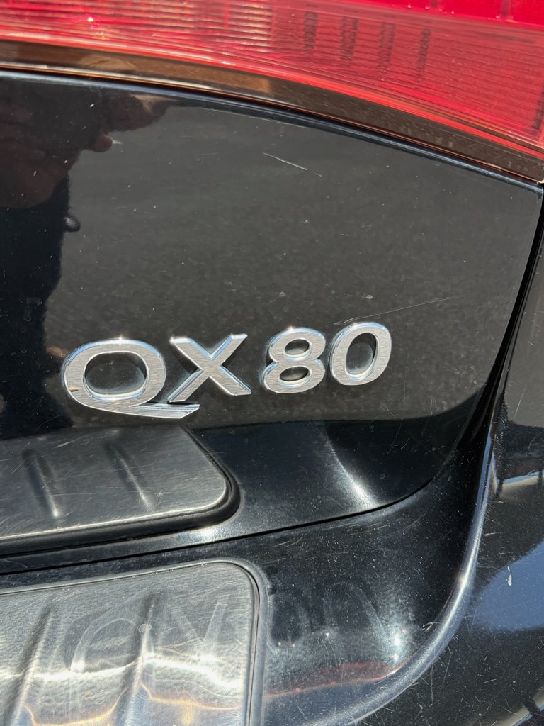 2014 Infiniti QX80 photo
