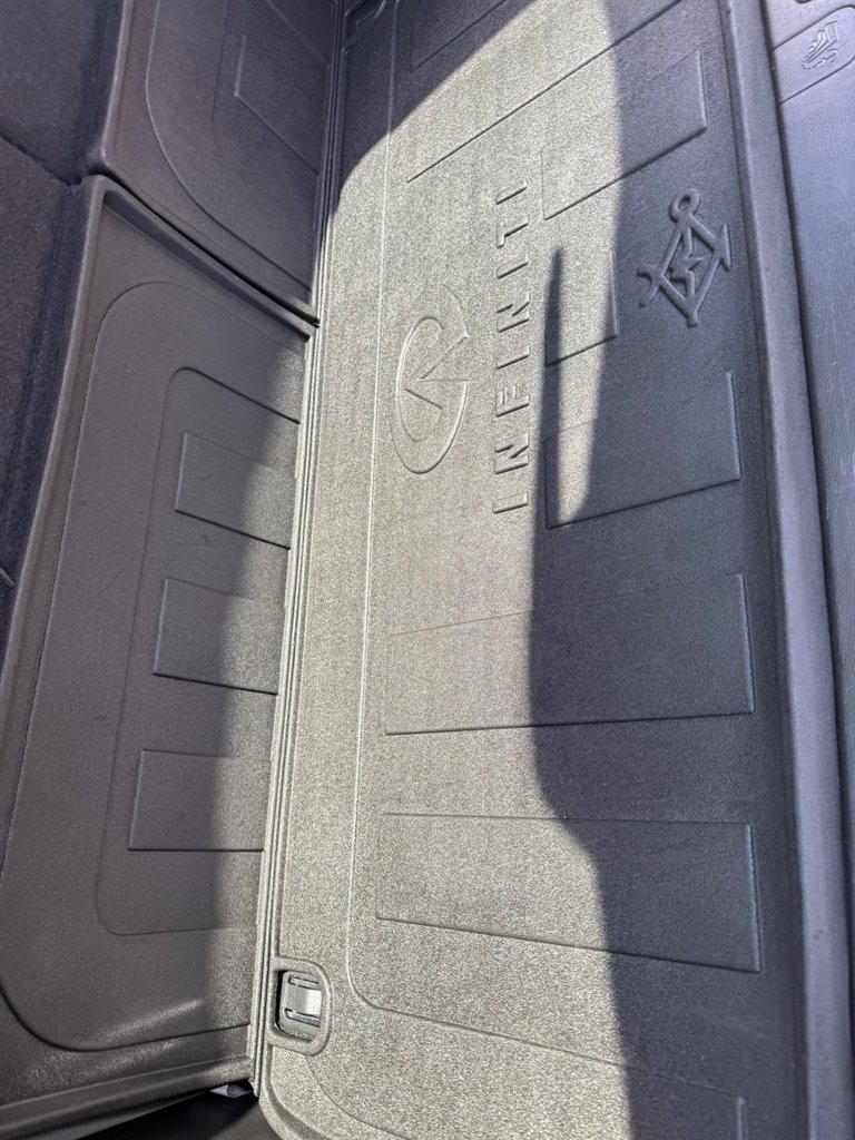 2014 Infiniti QX80 photo