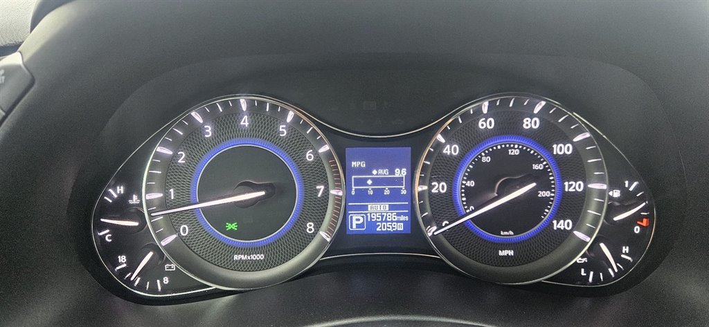 2014 Infiniti QX80 photo