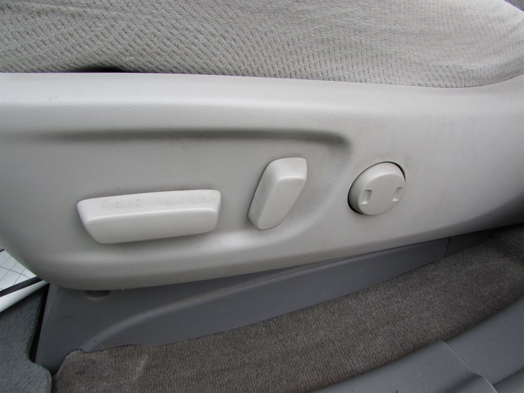 2012 Toyota Sienna LE 7-Passenger Auto Access Sea photo