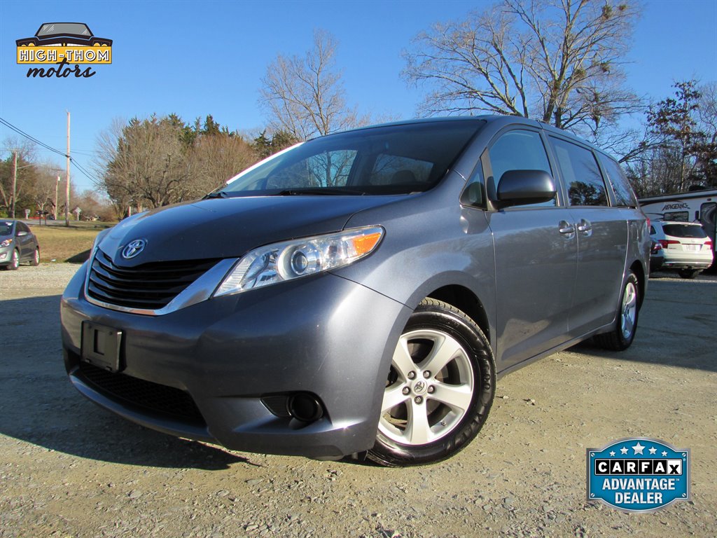 2014 Toyota Sienna LE 7-Passenger Auto Access Sea photo