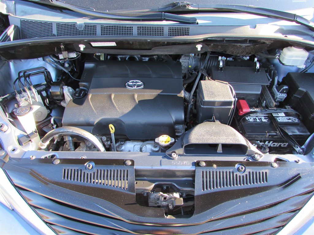 2014 Toyota Sienna LE 7-Passenger Auto Access Sea photo