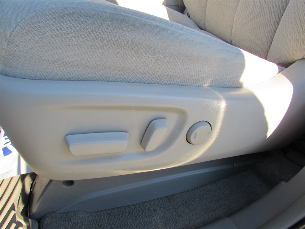 2014 Toyota Sienna LE 7-Passenger Auto Access Sea photo