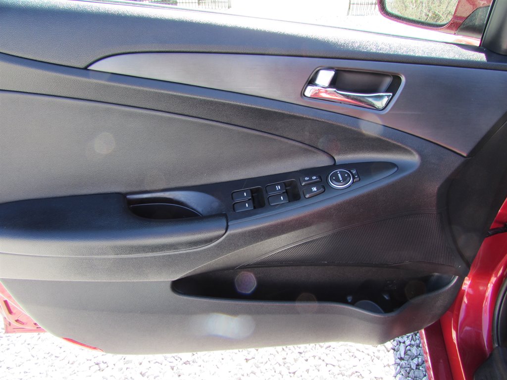 2011 Hyundai Sonata SE 2.0T photo