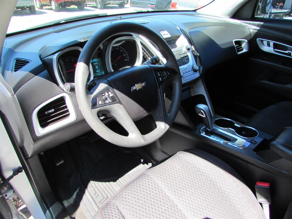 2015 Chevrolet Equinox LS photo