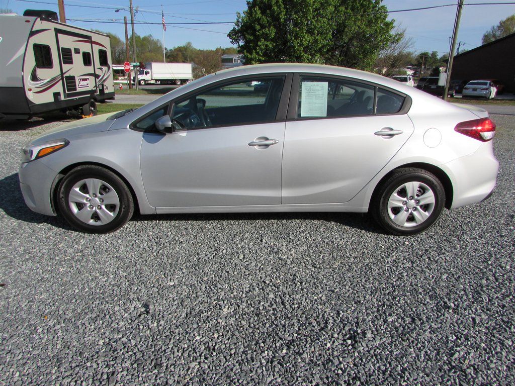 2017 Kia Forte LX photo