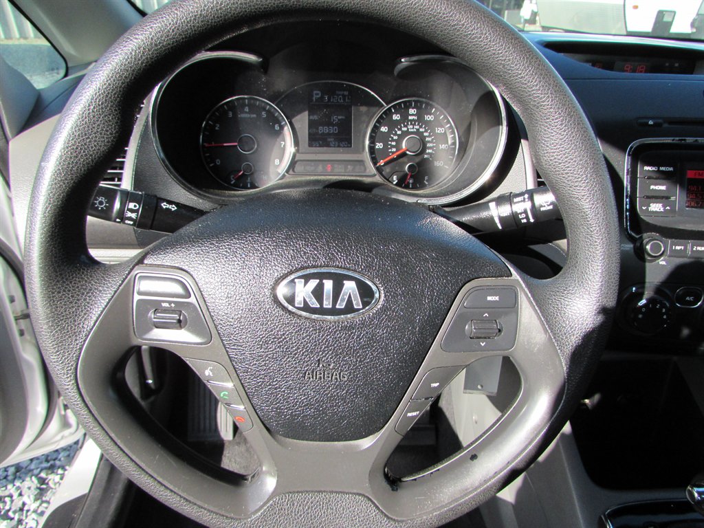 2017 Kia Forte LX photo
