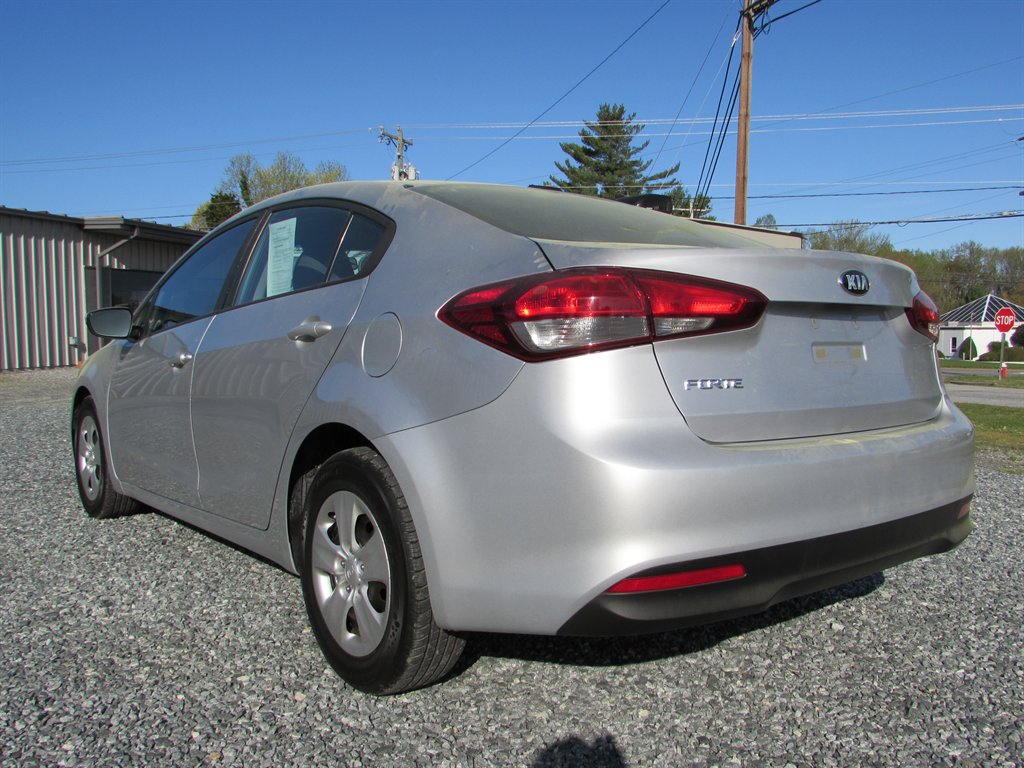 2017 Kia Forte LX photo