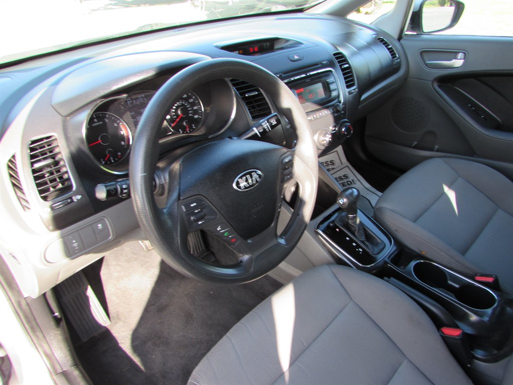 2017 Kia Forte LX photo