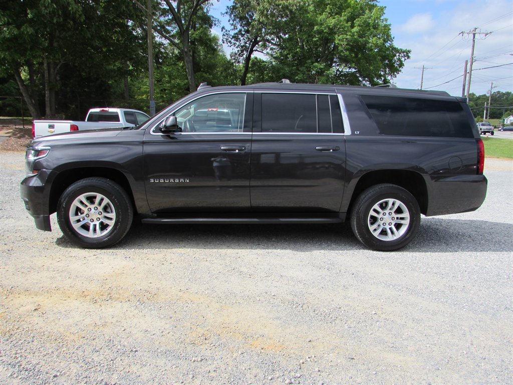 2018 Chevrolet Suburban 1500 LT photo