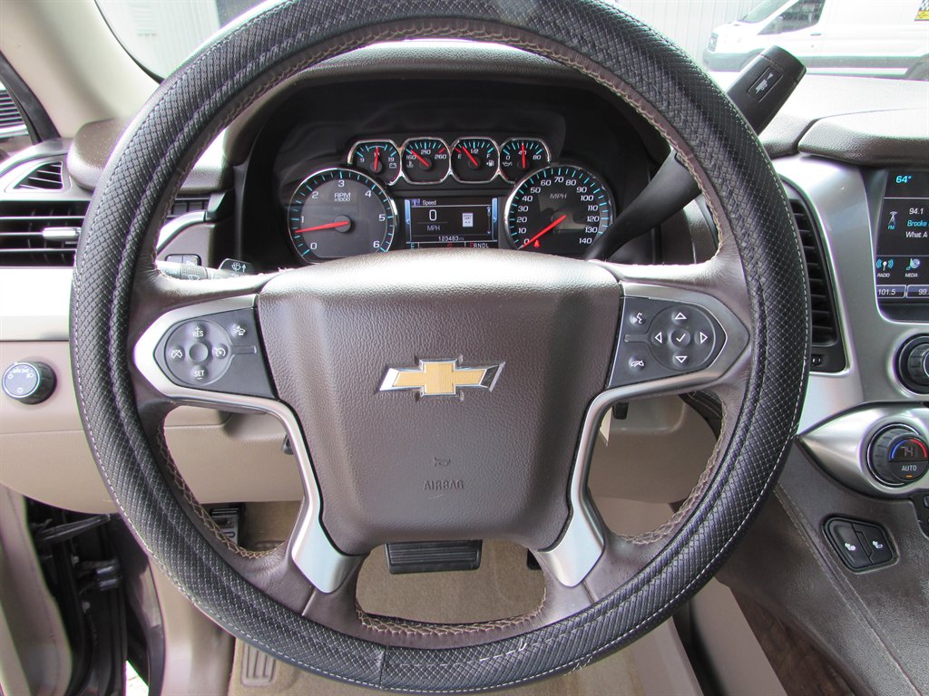 2018 Chevrolet Suburban 1500 LT photo