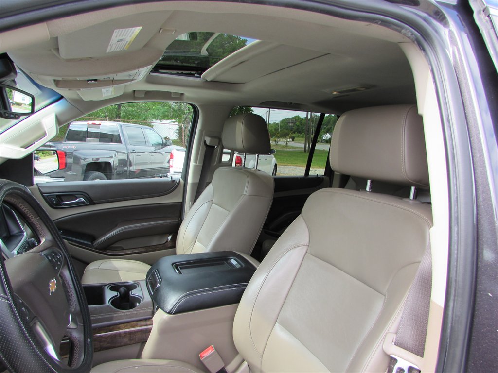 2018 Chevrolet Suburban 1500 LT photo