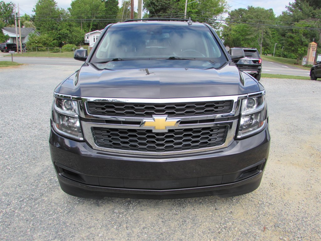2018 Chevrolet Suburban 1500 LT photo