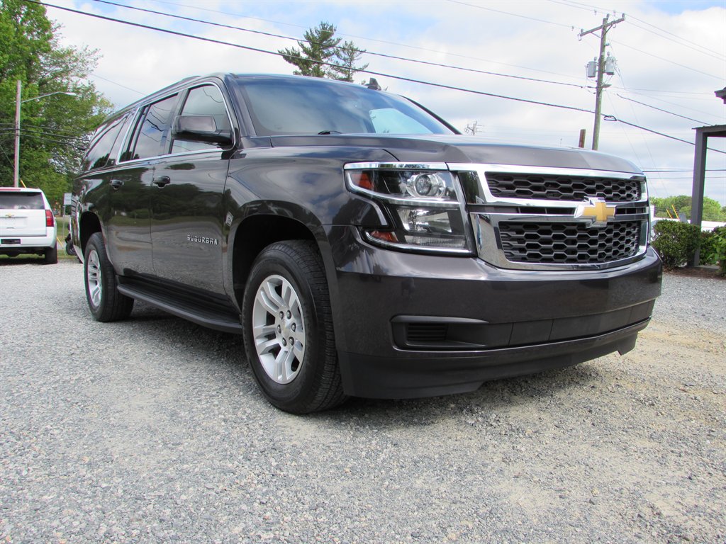 2018 Chevrolet Suburban 1500 LT photo