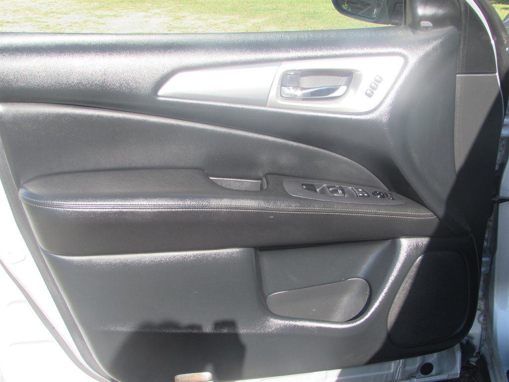 2020 Nissan Pathfinder - $11,870