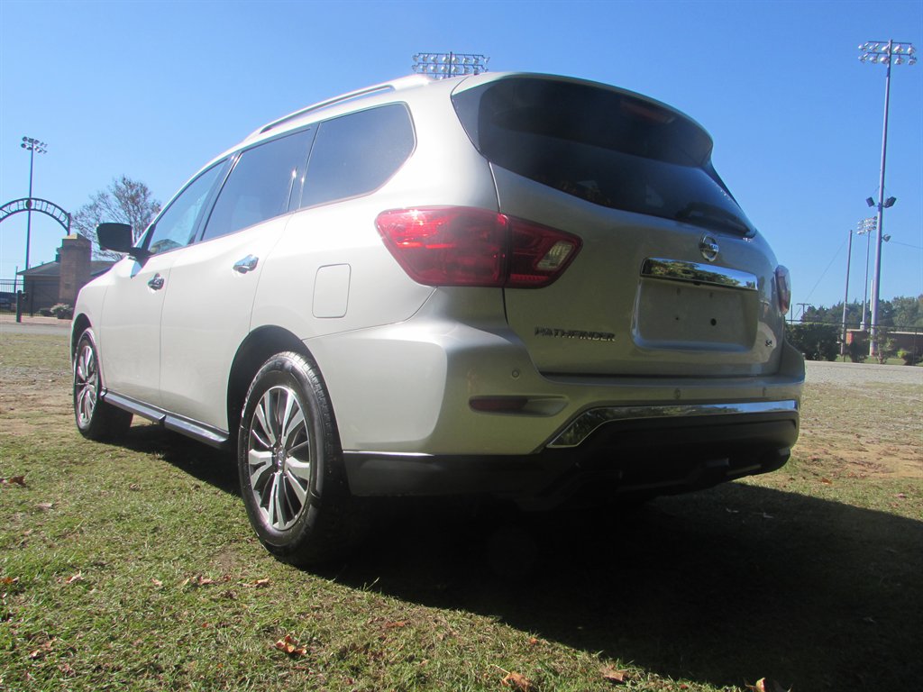 2020 Nissan Pathfinder - $11,870