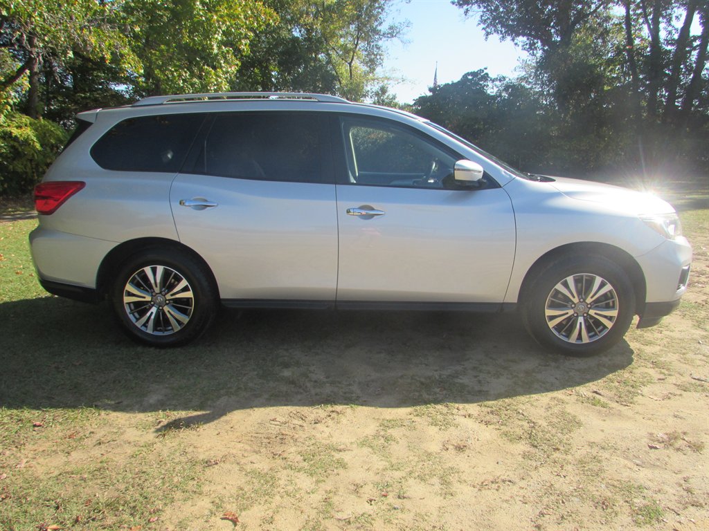 2020 Nissan Pathfinder - $11,870