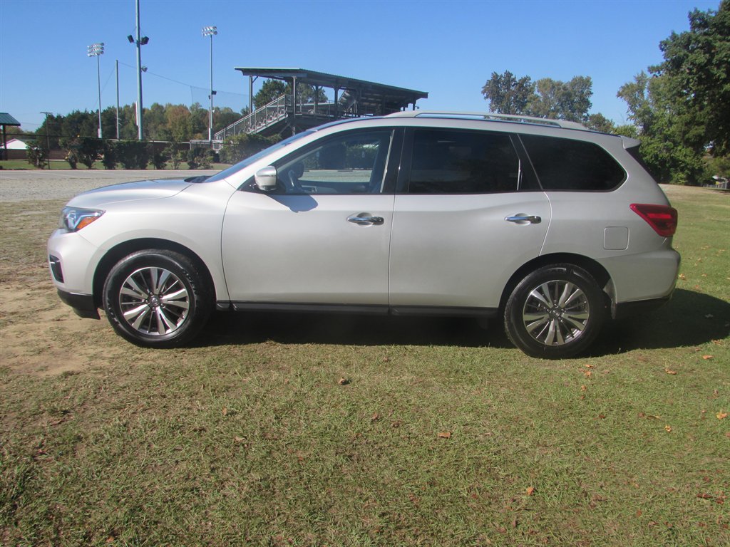2020 Nissan Pathfinder - $11,870