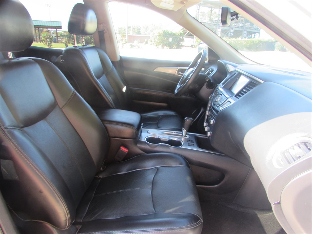 2020 Nissan Pathfinder - $11,870